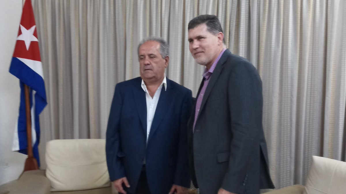 El ministro <a href="/polivaoscar/">Oscar Pérez-Oliva Fraga</a>  recibió al Sr. José Luis Perestelo Rodríguez, Viceconsejero de Acción Exterior  del gobierno de Canarias. Se coincidió en las perspectivas existentes para 
fortalecer la cooperación y vínculos económicos entre ambas naciones.
<a href="/MINCEX_CUBA/">MINCEX🇨🇺</a>