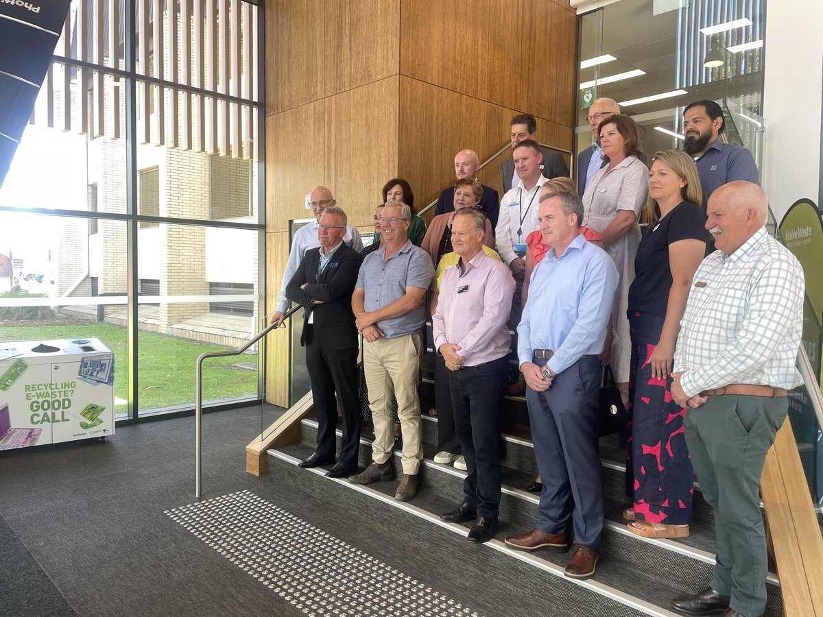 anthony bunn (@adbunn) on Twitter photo Council mayors from across the Border are taking a campaign for new Albury-Wodonga hospital to Parliament House in Melbourne. #springst Council mayors from across the Border are taking a campaign for new Albury-Wodonga hospital to Parliament House in Melbourne. #springst