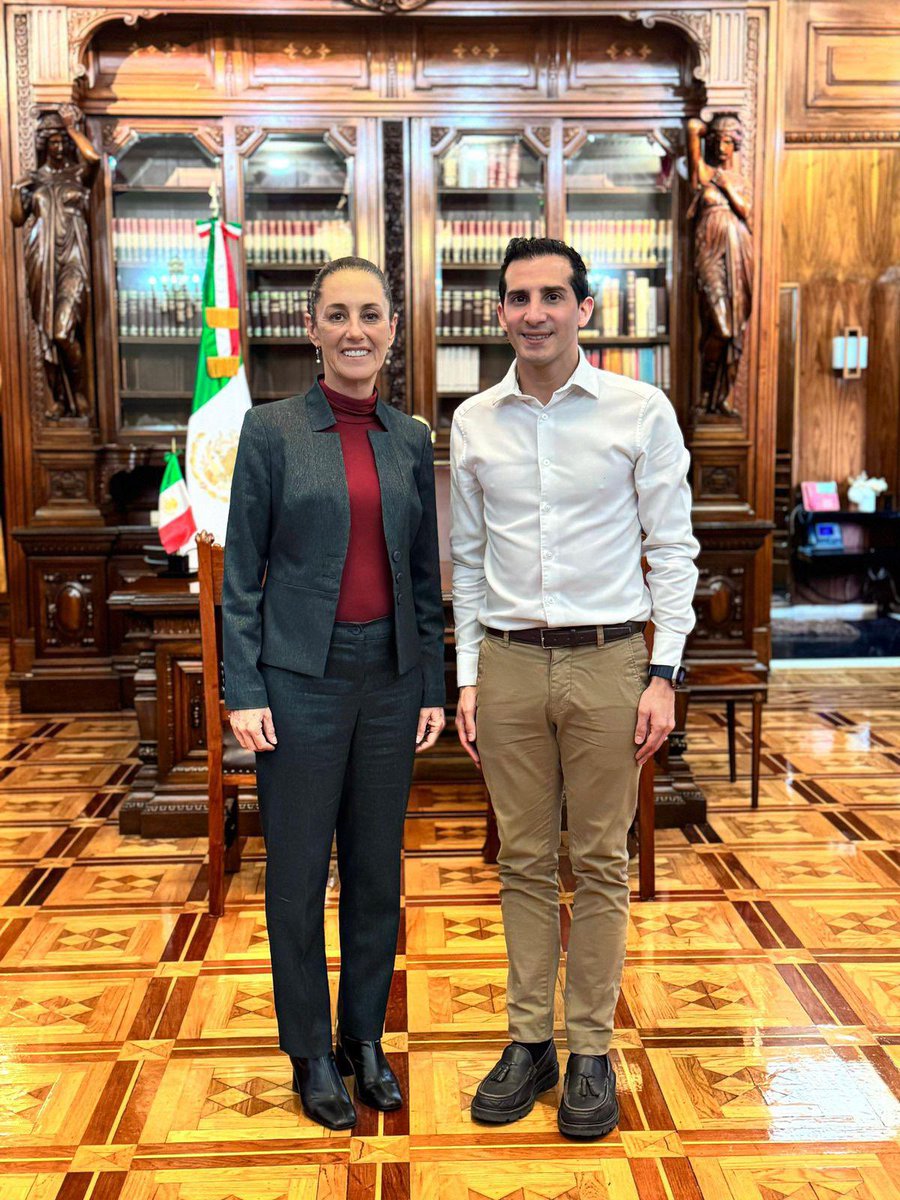 Rommel_Pacheco's tweet photo. Estamos todos los días en la transformación del deporte en México. 🇲🇽 

En esta reunión con la Presidenta @Claudiashein, le presenté los avances alcanzados hasta el momento y la proyección para 2025, reafirmando nuestro compromiso con los atletas y el desarrollo deportivo del segundo piso de la cuarta transformación.