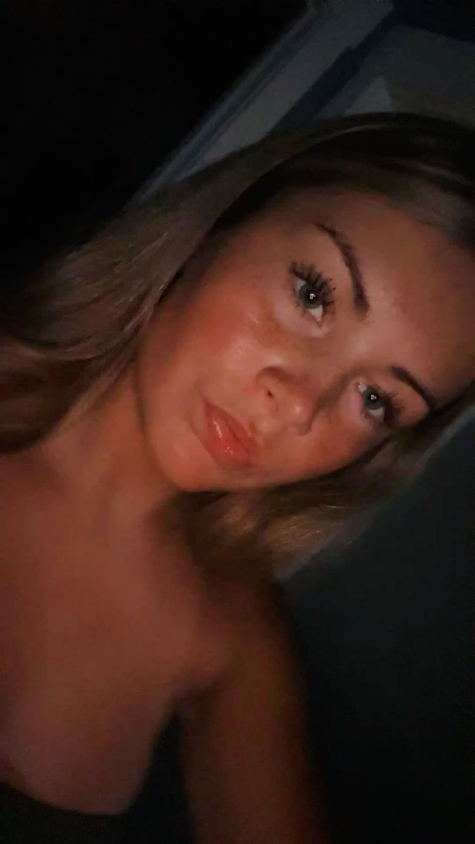 goddesslilly44's tweet photo. Worship me pet. Get on your knees and kiss my feet.

Findom paypig wallet drain humanatm https://t.co/s374uGOA4L