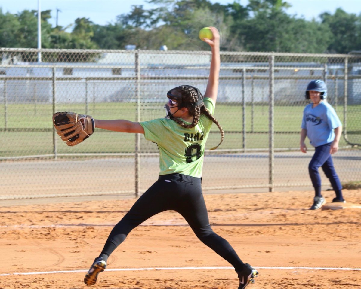 GO DOGS!! ❤️💙 <a href="/SamfordSB/">Samford Softball</a> <a href="/megdcurry/">Megan Dowdy Curry</a> <a href="/sarahcespedes1/">Sarah Cespedes</a> <a href="/logancalhoun22/">Logan Calhoun</a> <a href="/Coach_Luis1721/">Coach Luis de Leon</a> <a href="/RockGold_deLeon/">Rock Gold Premier- de Leon / Manetta</a> <a href="/alexagoodd/">Alexa</a>