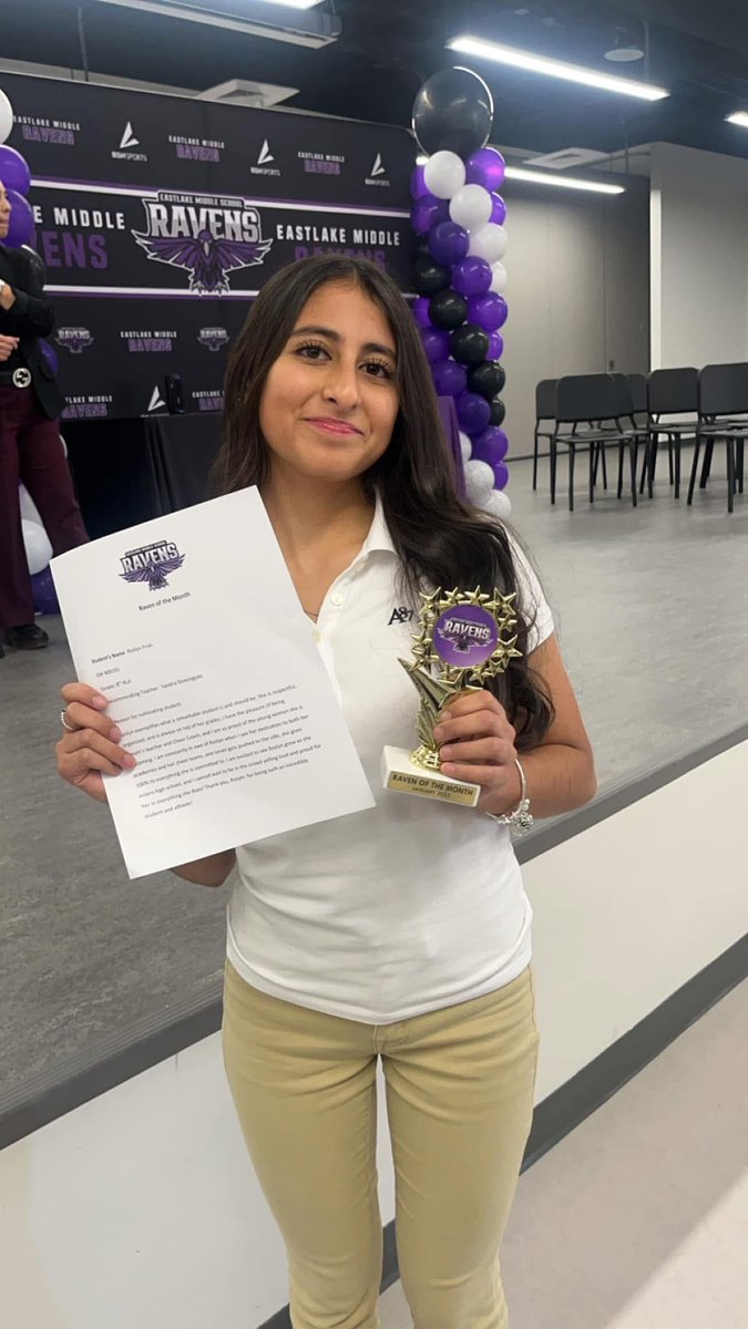 YFRIAS_CNBE's tweet image. I’m pretty sure if I asked Siri for an example of a goal getter, I would get Roslyn’s name and picture! She doesn’t settle anything less than what she sets for herself. Early College was her plan for high school and she got in!! She’s beyond excited and so are we!! #SISD