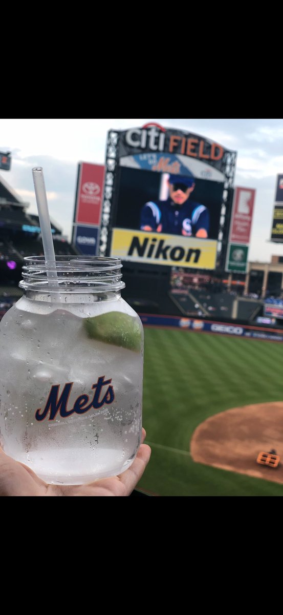 kconn05's tweet photo. i can’t wait to spend 30$ on a vodka soda at Citi again 🥹 https://t.co/ELAHyKiVFN