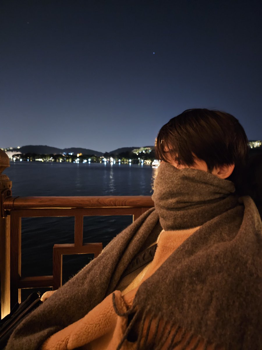 [#도하] 

New year, much love-y’all🎆

#BAE173 #비에이이173 
#DOHA