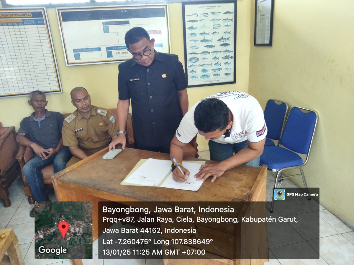 NitaFarida_1704's tweet photo. Senin (13/01), Nita Siti Farida, Luhkan Garut, di BBI Bayongbong , pendampingan MOU Kerjasama Koperasi Mina Garut Sejahtera dengan Diskannak Kab.Garut #GiatLuhkanSatminkalbogor #KabGarut #Aktivitas
@brpbatpp_bogor
@pusluh_bppsdm
@bppsdm_kp https://t.co/q2ewpnQCG6