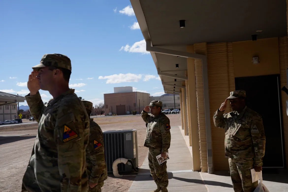 aprintedworld's tweet photo. First Look at 3D Printed Army Barracks 👀 

Fort Bliss has unveiled the U.S. Army’s first 3D-printed barracks, marking a significant advancement in military construction. 

This innovative approach offers rapid, cost-effective, and sustainable building solutions. https://t.co/LjpYZfjjIE
