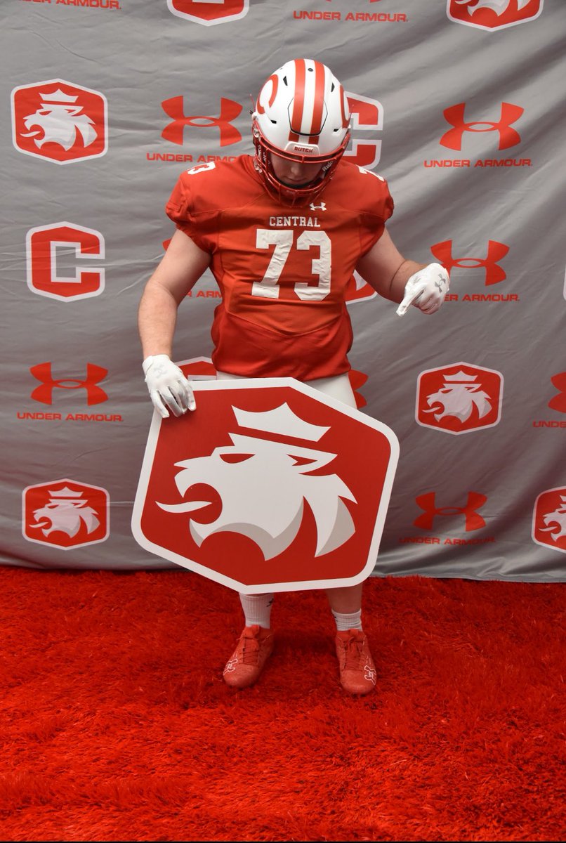 Great visit to @CUI_Football this weekend! Thank you to <a href="/Max_Race/">Max Race</a> <a href="/CoachTimLydon/">Tim Lydon</a> <a href="/MChorowicz/">Mike Chorowicz</a> and everyone at Central.