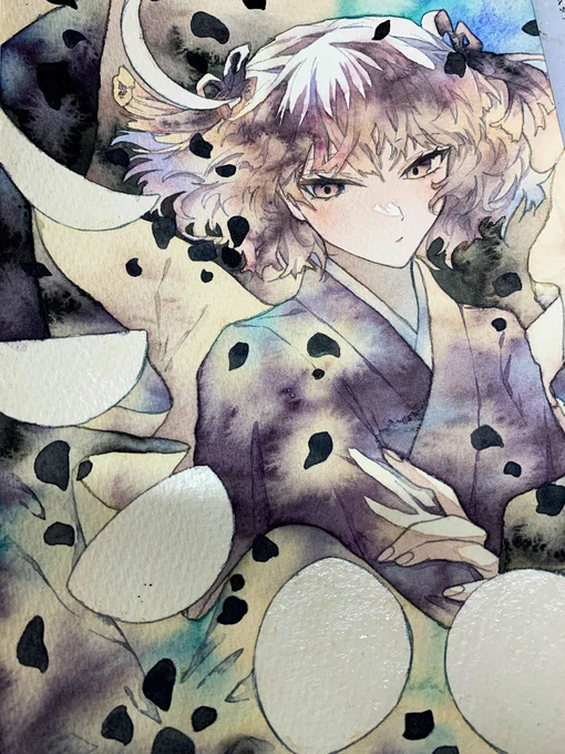 キラキラを塗りたくて下地に黒を塗ったのですが、黒い花びらかわいい…次描きたいなぁ 