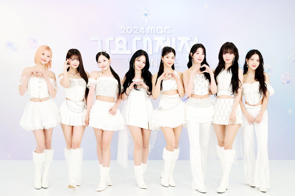 Making a beautiful last memory with fromis_9 through ‘Super Sonic.’ We looked so elegant in our white dresses on stage. 🤍