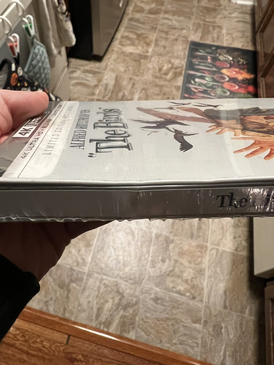 AaronSauerland's tweet photo. Hands down, GRUV has to be the worst retailer for blu-rays and 4Ks. 

My friends and I have never received a movie from them that isn’t dented or broken in some way.
(which is why I stopped ordering from them in the first place) https://t.co/yDo8b4GYov