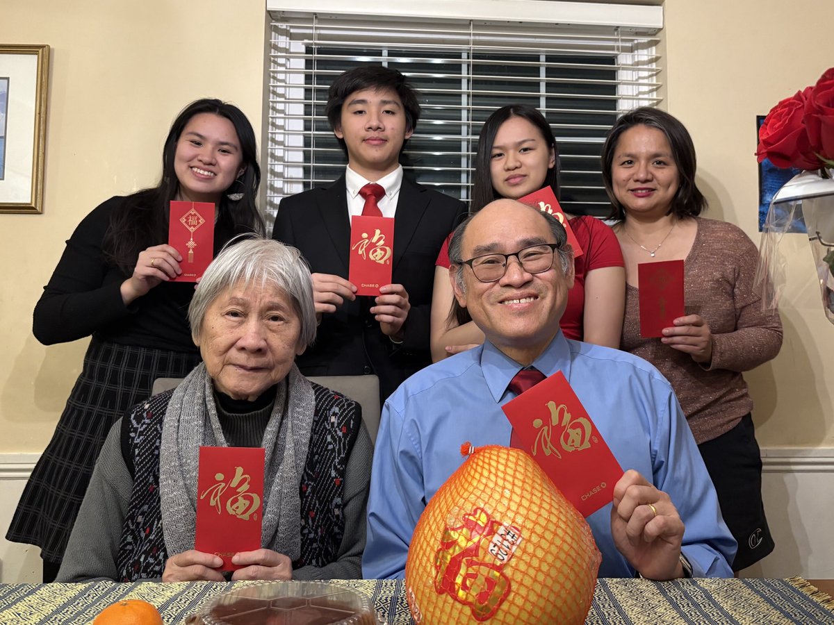 Happy Chinese New Year everybody!  May the Year of the Snake bring you and your family good fortune, great health, lots of happiness and prosperity.