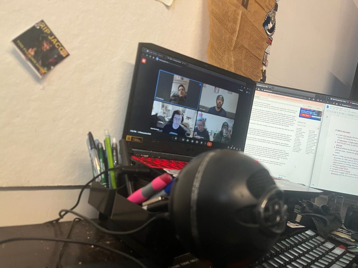 Studio day!
Filming a new episode of the #KillOfTheWeekPodcast ! 
Subscribe to our #Youtube channel to not miss it!

#JERKSProductions #Art #Horror #Film #Podcast #SupportIndieFilm