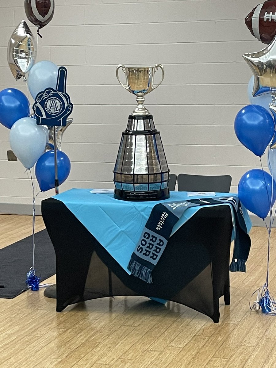 cameron_coates_'s tweet photo. Of course the Grey Cup came to Newmarket! Thanks to the @TorontoArgos and the @yrlions for this amazing event! Of course, We Are The Champions! My Friend! Argos are the best team in the @CFL https://t.co/RuHb6AYAMy