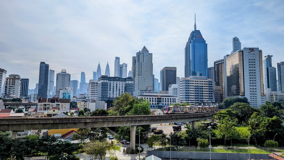 Hello Kuala Lumpur 🇲🇾 - Few days traveling around first, then there will be some mainline train action here 👀
