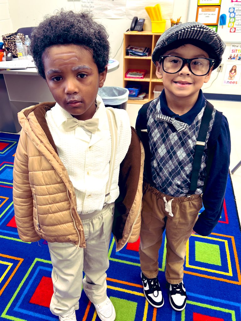 PrincipalMel06's tweet image. 🎉 100 days of growth, hard work, and excitement! Here’s to all we’ve accomplished and what’s still to come! 🚀✨ #100thDay #HardWorkPaysOff #NextLevelLearning @StaffordEISD