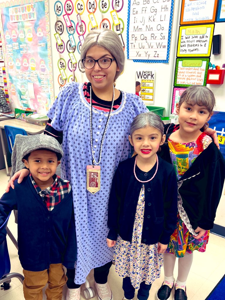 PrincipalMel06's tweet image. 🎉 100 days of growth, hard work, and excitement! Here’s to all we’ve accomplished and what’s still to come! 🚀✨ #100thDay #HardWorkPaysOff #NextLevelLearning @StaffordEISD