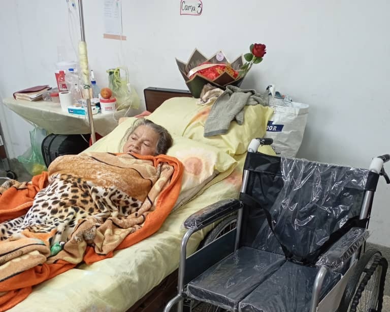 Dorca Custodio, Dir. FBMS entrega silla de ruedas a responsable política de la BMS Nicolás Maduro para progenitora quien padece pie diabético, agradeciendo las políticas impulsadas por <a href="/NicolasMaduro/">Nicolás Maduro</a> y <a href="/amarcanopsuv/">Ángel Marcano</a>, es un gesto que resalta gran solidaridad y compromiso con amor