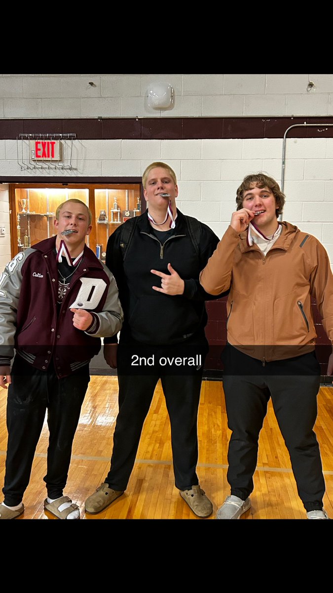 ColtonP_2956's tweet photo. 2nd place individual 198s
2nd place as a school
1155 total could’ve done a little more
@DHSWolvesFB 
@CoachThompsonFB https://t.co/OoecFMA92F