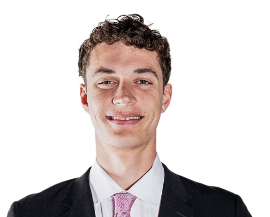 user2737274's tweet image. When is the 38 year old layup merchant gonna retire??? #creighton #layups #oldasf #getajob