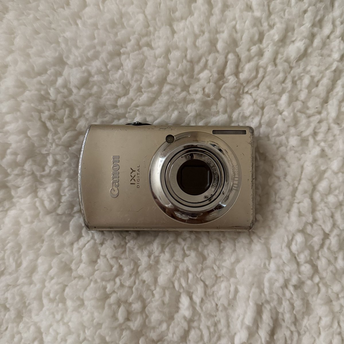 zzpkng's tweet photo. ส่งต่อกล้องดิจิตอล Canon ixy920is 🍂
ให้มู้ดสวยมาก ผิวออร่า แฟรชฉ่ำ
สภาพตามการใช้งาน มีตำหนิตามตัวเครื่อง แฟลชอาจจะช้าบ้าง
🍁 4,100 ส่งฟรี 🍁
แบตใช้งานได้ปกติ✅
*ไม่มี memory card กับที่ชาร์จแบต*
ทักสอบถามเพิ่มเติมก่อนได้ค่ะ🥹
#กล้องดิจิตอลมือสอง #กล้องดิจิตอล #ส่งต่อกล้องดิจิตอล https://t.co/jZVF9SOmxo