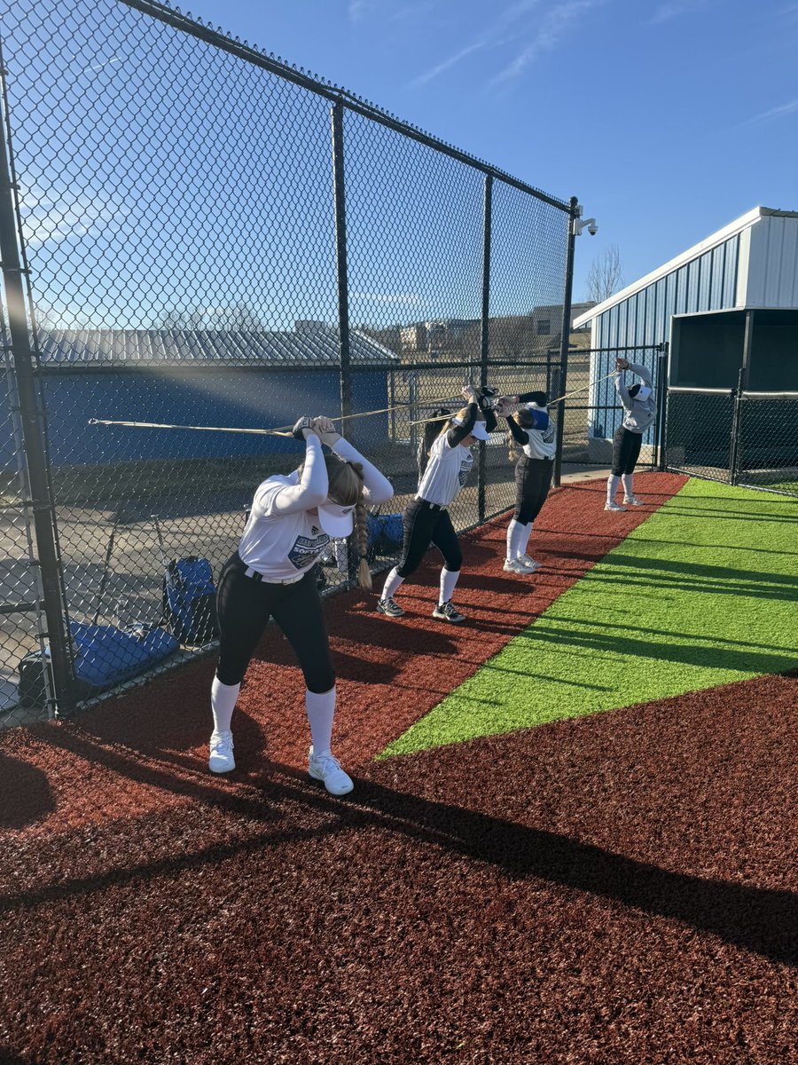 coachgy's tweet photo. 1st day outside! Thanks @ECCBSBL for letting us use the turf! Flyballs, 21 outs, 4x4x4, and some front toss outside a cage! https://t.co/3pkzDq1vsY