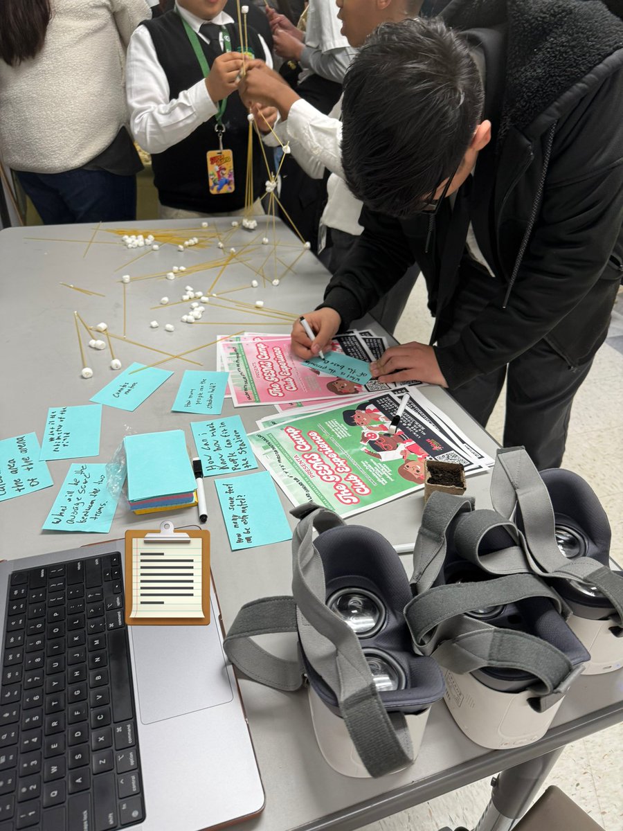 ASepulvedaSTAG's tweet photo. Being a @talkingSTEM Fellow Ambassador tonight at @STAGinPG STEM Night and empowering students and families to make observation based questions utilizing VR sparking their curiosity to make real-world connections in STEM 👩🏽🔬🌎⚙️📚#WhatsYourQuestion https://t.co/6JveIegGtj