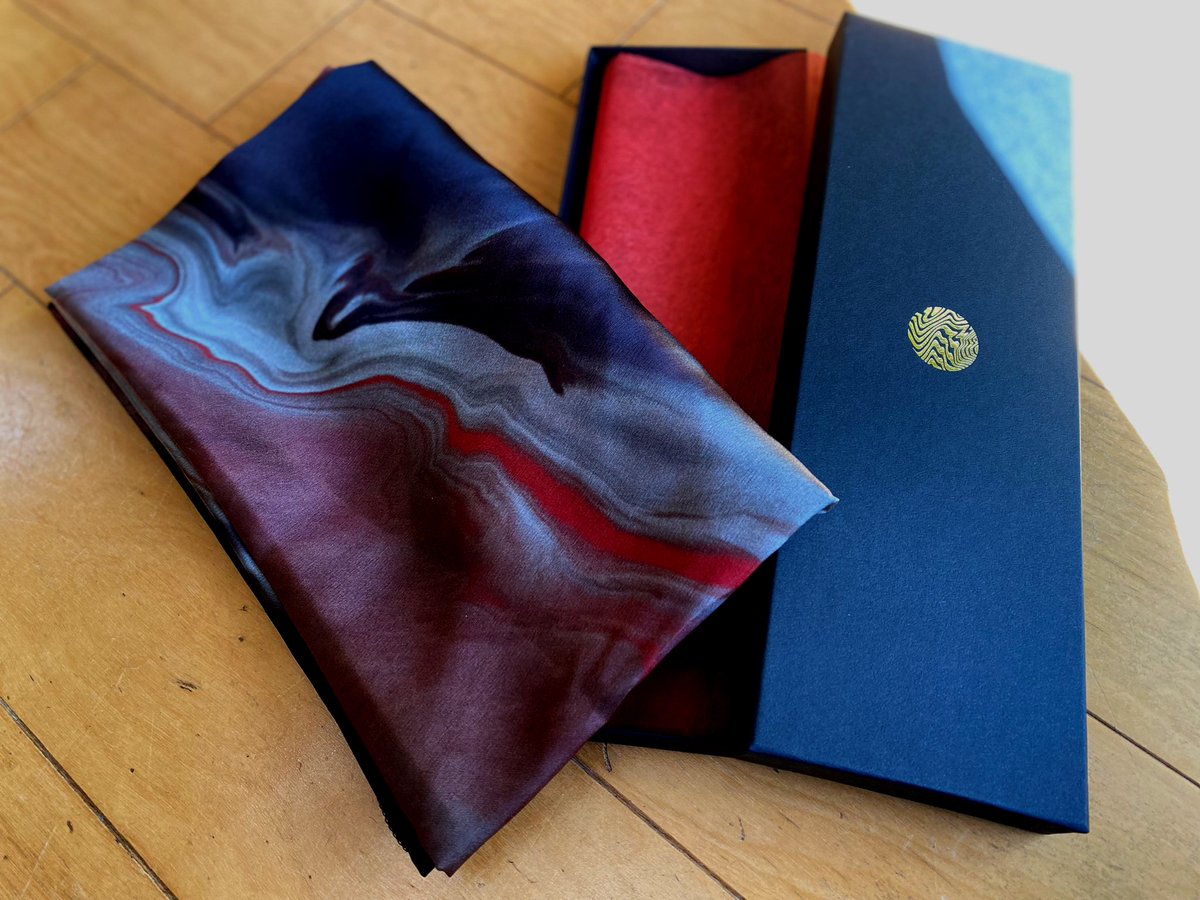 misakimmhy's tweet image. 素敵なBOX
素敵なスカーフ🧕♡

これで午後は
転職のための面接、
頑張ってきます！！！

#DWS