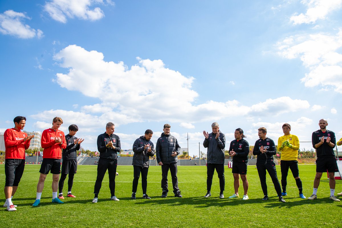 REDSOFFICIAL's tweet photo. #ダニーロボザ チームに合流♦️🤝🇧🇷

#urawareds #浦和レッズ
#沖縄トレーニングキャンプ #沖縄 #金武町 https://t.co/YzJfDdgoLt