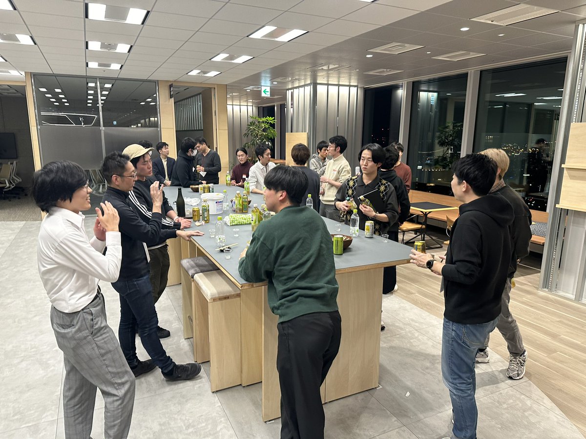 spz_colab's tweet image. 昨日の #サポーターズCoLab は「CTO/VPoEに学ぶキャリアフィードバック会」🍺

カミナシ、LayerX、MNTSQ、ヘンリーのCTO/VPoEが20人の若者たちのキャリアと技術に本気でアドバイスを送る交流会。

満足度100%、蛍の光が流れるまで全員が残って語り続ける、とてもアツいイベントとなりました。