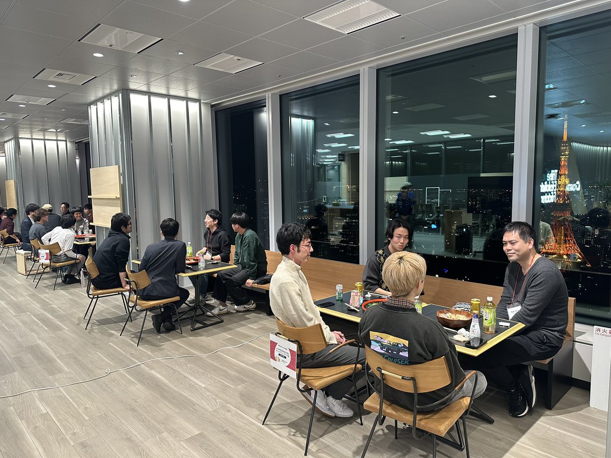 spz_colab's tweet image. 昨日の #サポーターズCoLab は「CTO/VPoEに学ぶキャリアフィードバック会」🍺

カミナシ、LayerX、MNTSQ、ヘンリーのCTO/VPoEが20人の若者たちのキャリアと技術に本気でアドバイスを送る交流会。

満足度100%、蛍の光が流れるまで全員が残って語り続ける、とてもアツいイベントとなりました。