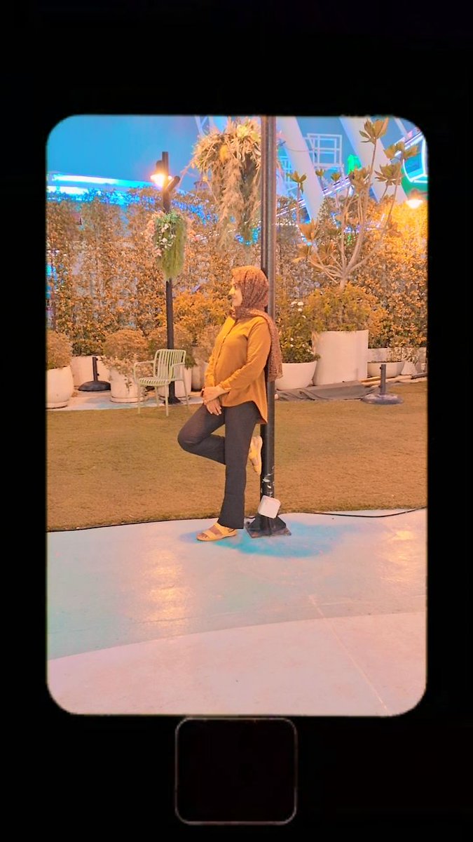 JesimaBeevi's tweet photo. Be consistent, but how? 🧐

✨Stay consistent by managing your time wisely. 

🔥Use your job as a financial and skill-building.

😍 Leverage social media for accountability and networking. 

🔮Focus on progress over perfection.

⭐Celebrate wins to keep moving forward.

#mbjtalks https://t.co/HE2le5obu9