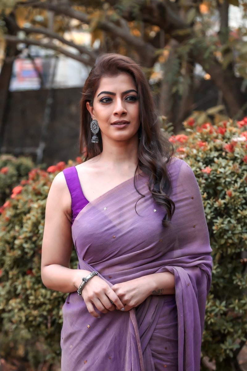 tamilcinestars's tweet photo. Varu Sarath
#VaralaxmiSarathKumar #VaruSarath #varusarathkumar https://t.co/8eDX1FRoR3