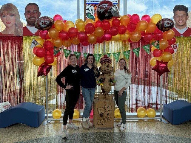 Ravenwood Elementary (@ravenwoodtiger) on Twitter photo Our "Mom Squad" is AWESOME! We LOVE our Dazzling Decor to celebrate the Chiefs! <a href="/olatheschools/">Olathe Public Schools</a> #OPS233maketodaycount Our "Mom Squad" is AWESOME! We LOVE our Dazzling Decor to celebrate the Chiefs! <a href="/olatheschools/">Olathe Public Schools</a> #OPS233maketodaycount