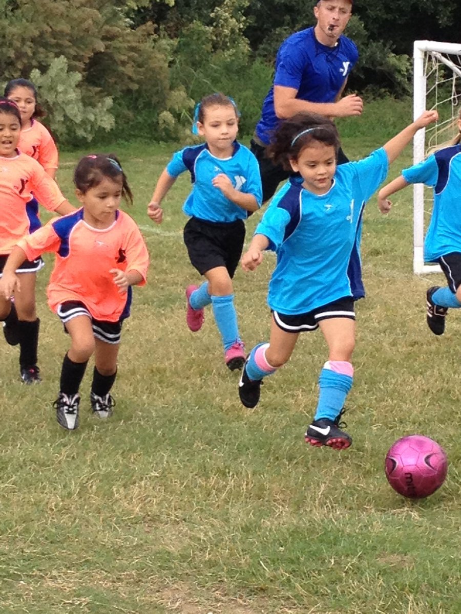 lasirena73's tweet image. Happy 18th birthday to Ainsley! We’re so proud of you as you officially enter adulthood. You are so full of spirit, determination, love, intelligence, and humor! May all of your birthday dreams and wishes come true! Love you, Sharknado! ❤️ #niece