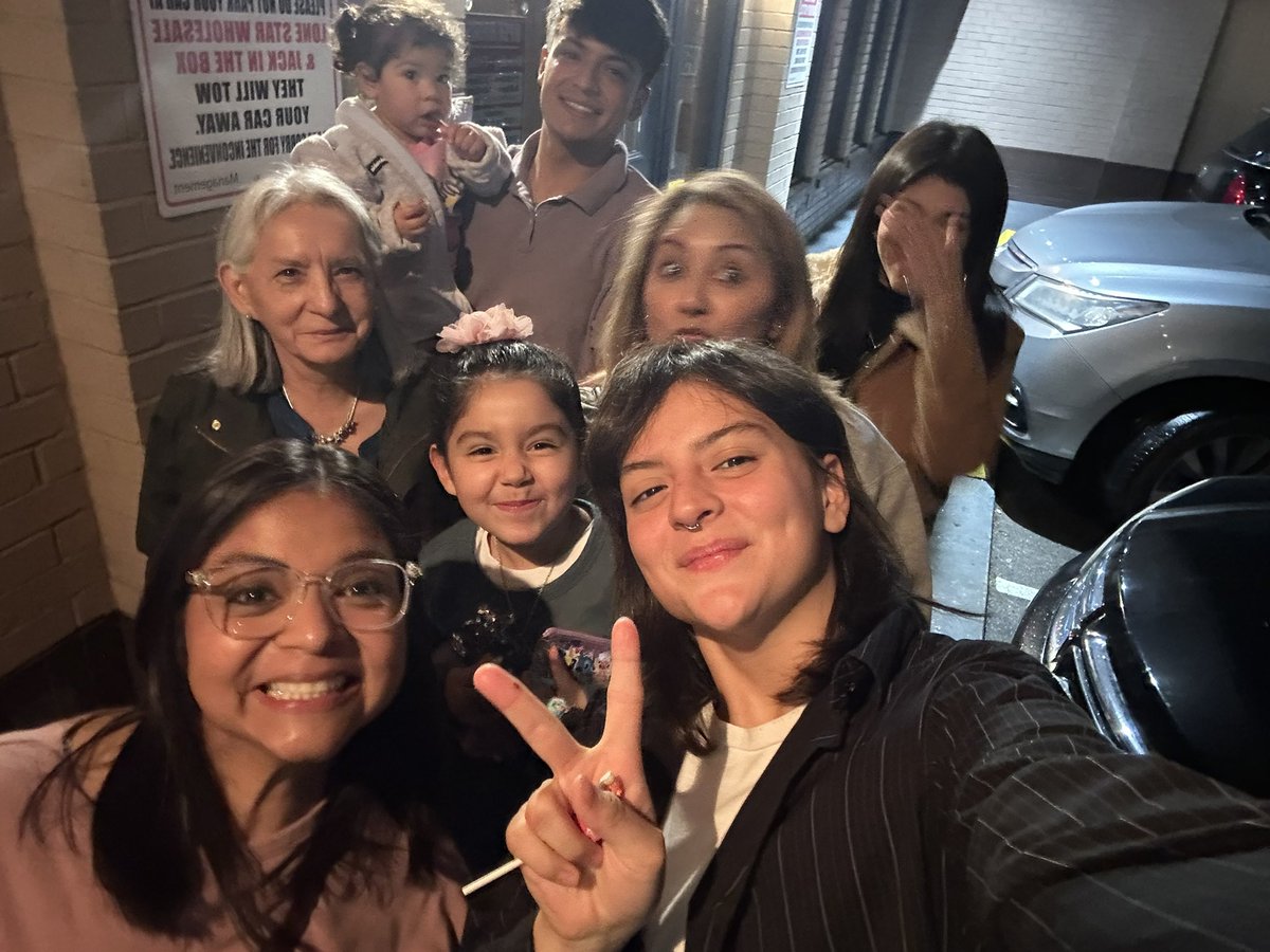 lasirena73's tweet image. Happy 18th birthday to Ainsley! We’re so proud of you as you officially enter adulthood. You are so full of spirit, determination, love, intelligence, and humor! May all of your birthday dreams and wishes come true! Love you, Sharknado! ❤️ #niece