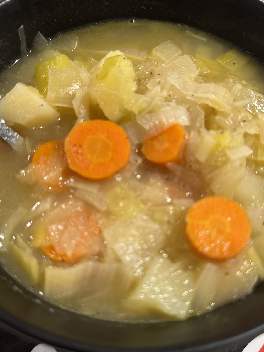 I try to eat sauerkraut once a week because I find it makes me feel less bloated but I also am trying not to get bored of it. 
This week Alex made us sauerkraut soup and it was pretty good.
#fermentedfoods #GutHealth