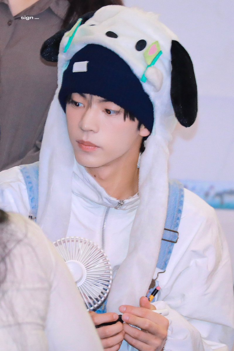 𝘀𝗶𝗴𝗻 tweet media