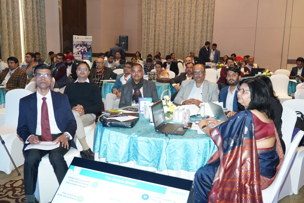 UPSDMOfficial's tweet photo. During the workshop presentation done by participants from 8 states Jammu &amp; Kashmir, Himachal Pradesh, Rajasthan, Haryana, Punjab, Ladakh, Uttarakhand, #UttarPradesh.
#SkillTraining
#SkillDevelopment  
#SabkoHunarSabkoKaam https://t.co/XMBNxMWVmy