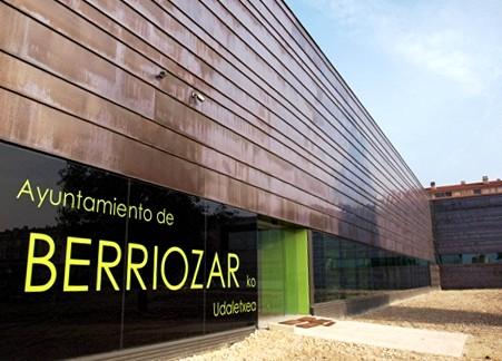 En el pleno ordinario de ayer aprobamos la plantilla orgánica del 2025 con la incorporación de una nueva figura profesional: la promotora escolar.
También mostramos nuestra solidaridad con los imputados de Aroztegia aprobando la moción que presentamos.