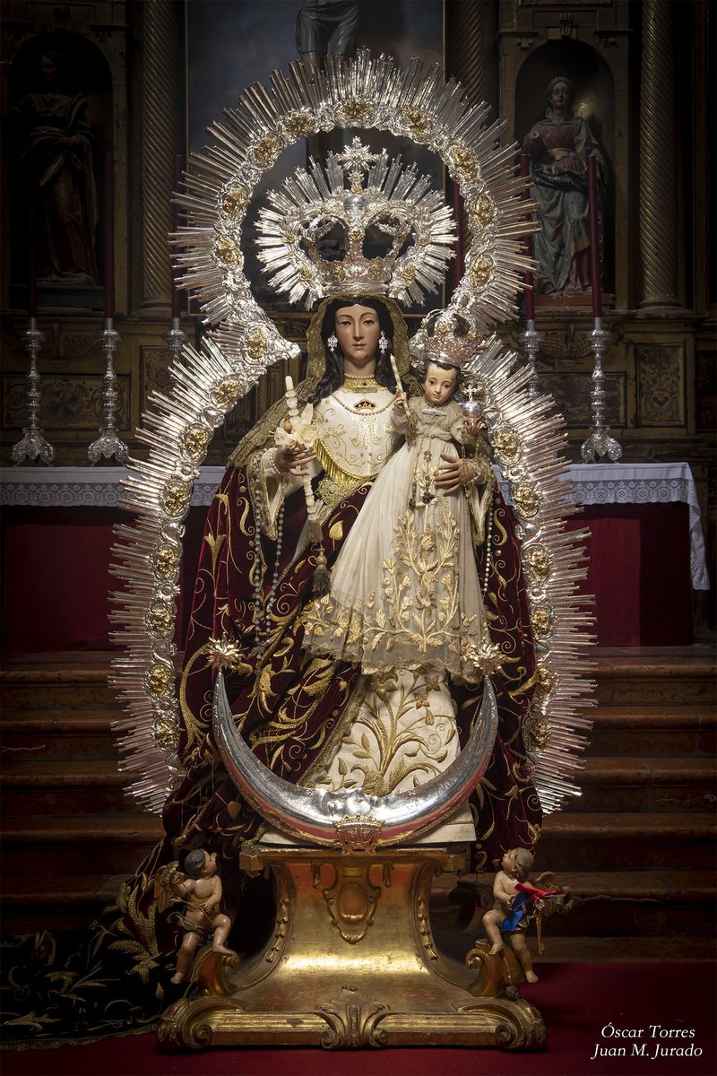 XtodeSanPedro's tweet photo. ¡Luz que te entregas!,
¡luz que te niegas!,
a tu busca va el pueblo de noche: 
alumbra su senda.

Así se presenta Nuestra Señora del Santísimo Rosario para la festividad de la Candelaria que se celebrará (D.m) el próximo Sábado 1 de Febrero. https://t.co/sVtoHT4a3b