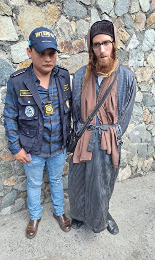 Yahudi Sermayesi neden Porno ve Çocuk İstismarı içerikli siteleri yada örgütleri destekliyor?

Guetemala’da Interpol tarafından yakalanan dünyanın en büyük Yahudi pedofil çetesi Lev Tahor’un 35 yaşındaki üyesi Yoel Alter, çıkarıldığı mahkemece tutuklandı.

Aralık 2024’te