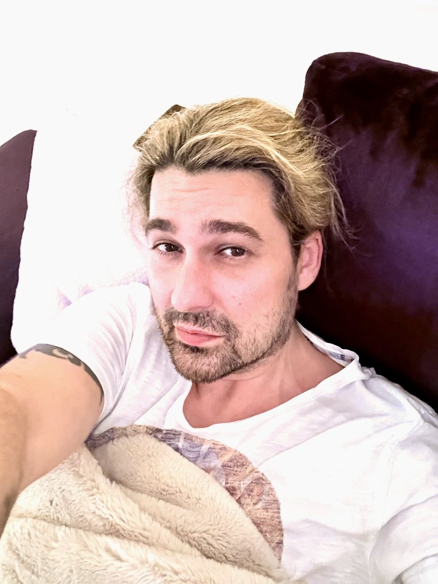Taking a little break from work on my couch 😜

#tourwork #preparations #relaxing #soononstageagain