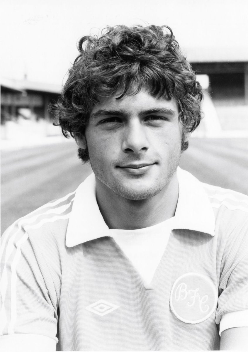 BFC_ExPlayers's tweet image. Happy 69th Birthday today to former Pool winger &amp;amp; sandgrownun ... Kevin Moore  

Hope you have a great day Kev !
👍😀🎂⚽️🍊⛳️🏌️‍♂️🇺🇸

#TopMan 
#LovesHisGolf 
#LovedHisTimeAtSwanseaAndNewport