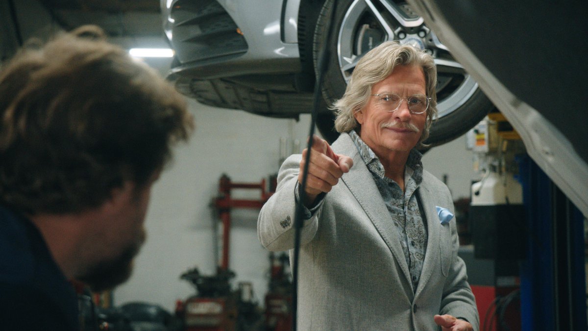 NetflixIsAJoke's tweet photo. FIRST LOOK: Vince Vaughn, Ron White, Thomas Haden Church, Jon Lovitz, Veronika Slowikowska, and Steph Tolev will guest star in Season 2 of Tires, starring Shane Gillis #NextOnNetflix https://t.co/QHZ5nlOfAj