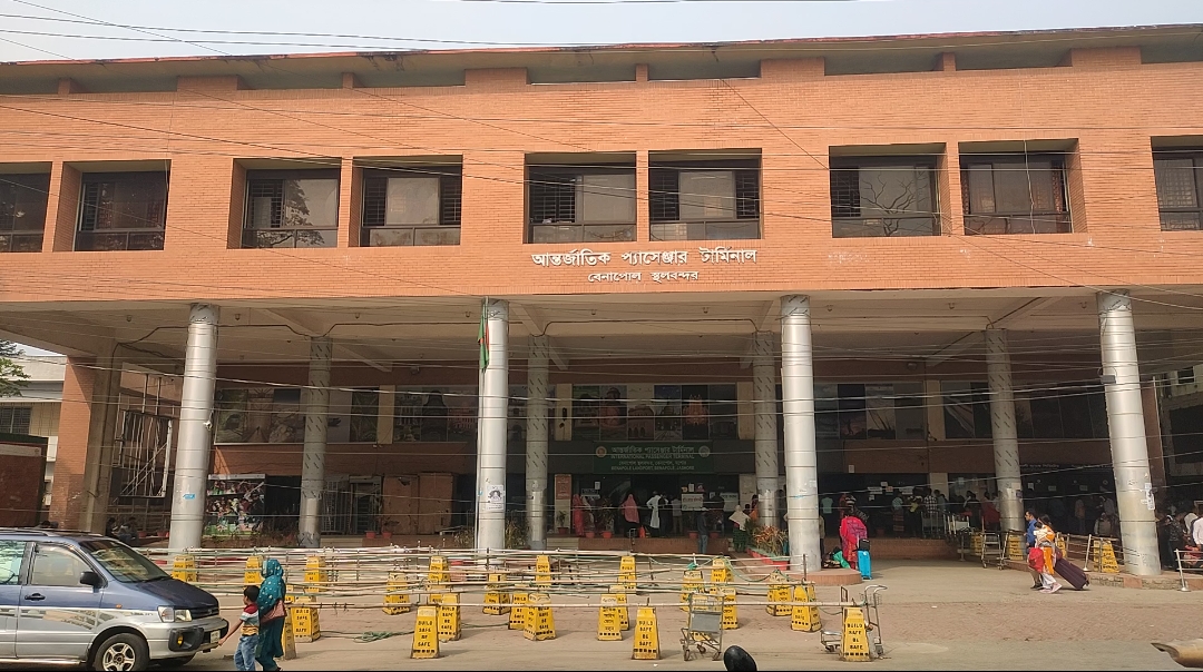 ভারতীয় ভিসা বন্ধ থাকায় ফাঁকা বেনাপোল ইমিগ্রেশন