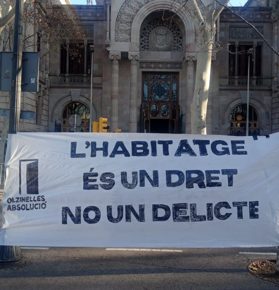 Suport màxim a <a href="/OlzinellesAbsol/">Olzinelles Absolució</a>, encausades per defensar el dret a l'habitatge i rebutjar la violència policial. Els demanen 12 anys de presó per aturar un desnonament: #EnsJutgenATotes

#OlzinellesAbsolucio