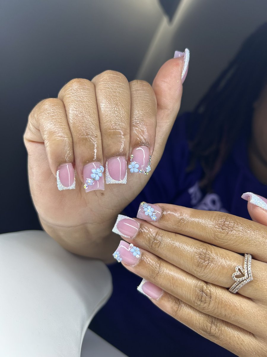 smarieee7_'s tweet photo. Accepting new clients ! 
Great vibes &amp; hookah 💨 
Kentucky ! 
Fort Knox , Kentucky 
Click the link to book your appointments now #kentucky https://t.co/ixyT03CaiI