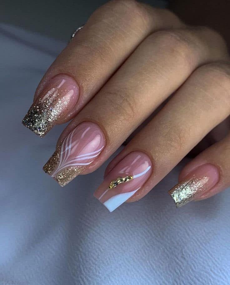 JustNailsNoosa's tweet photo. Web inspo for gold nails!! #goldnails #squarenails #hotnails https://t.co/ZR9GW5ZIWv