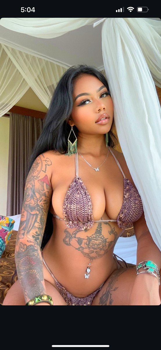 Damn I love her. <a href="/boujeebenji/">cayla booker 💙</a> got me mad addicted. My home sweet home. My world.