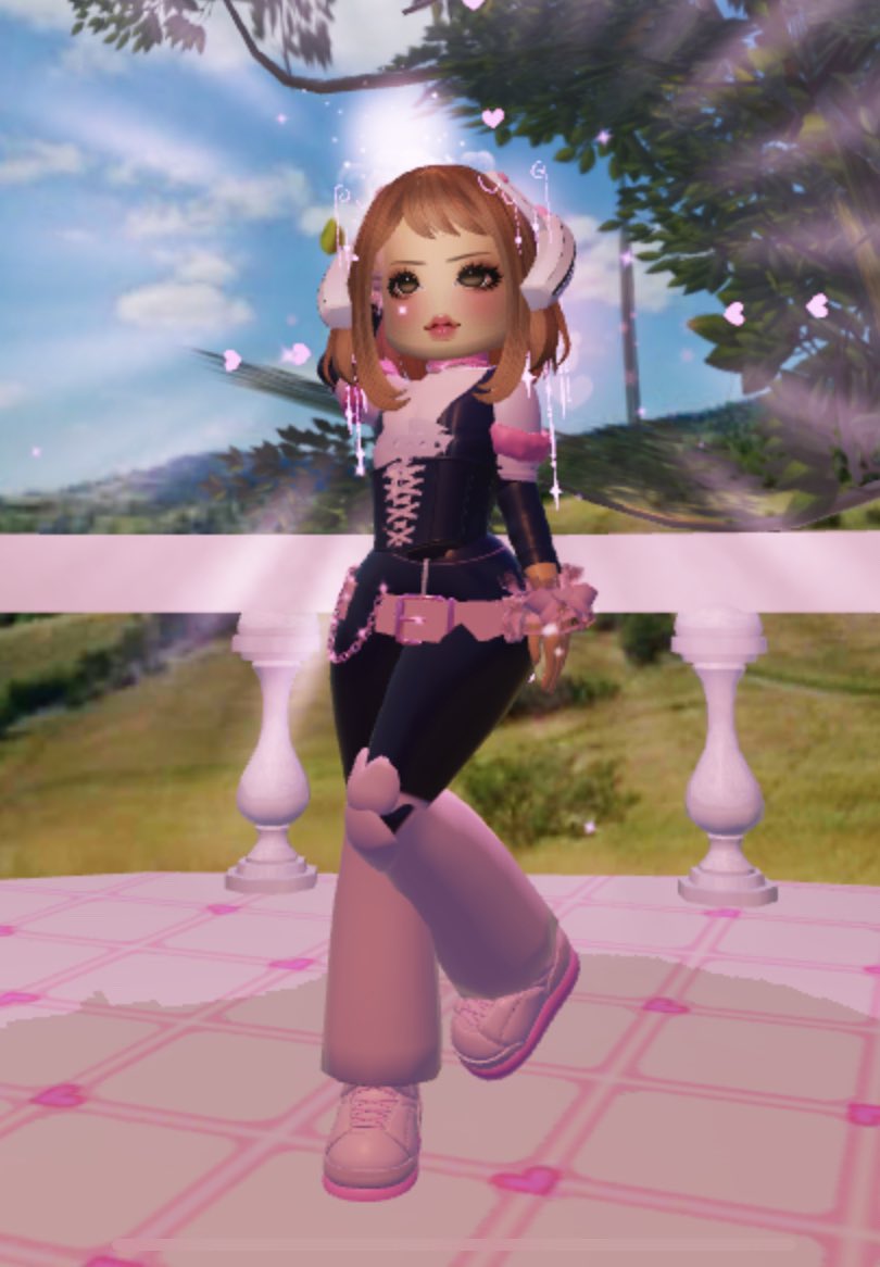 LynfinityBeyond's tweet photo. My Royale High Cosplays - A thread https://t.co/HXUsAoaUTK